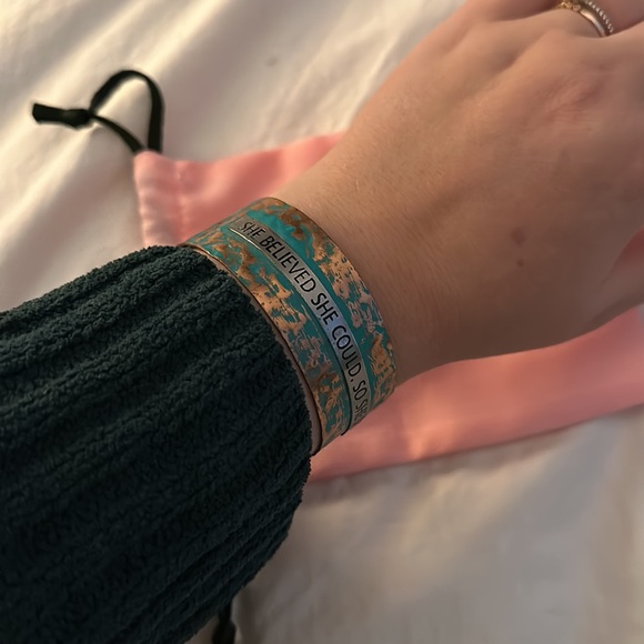 Cuff metallic bracelet. - Picture 6 of 7